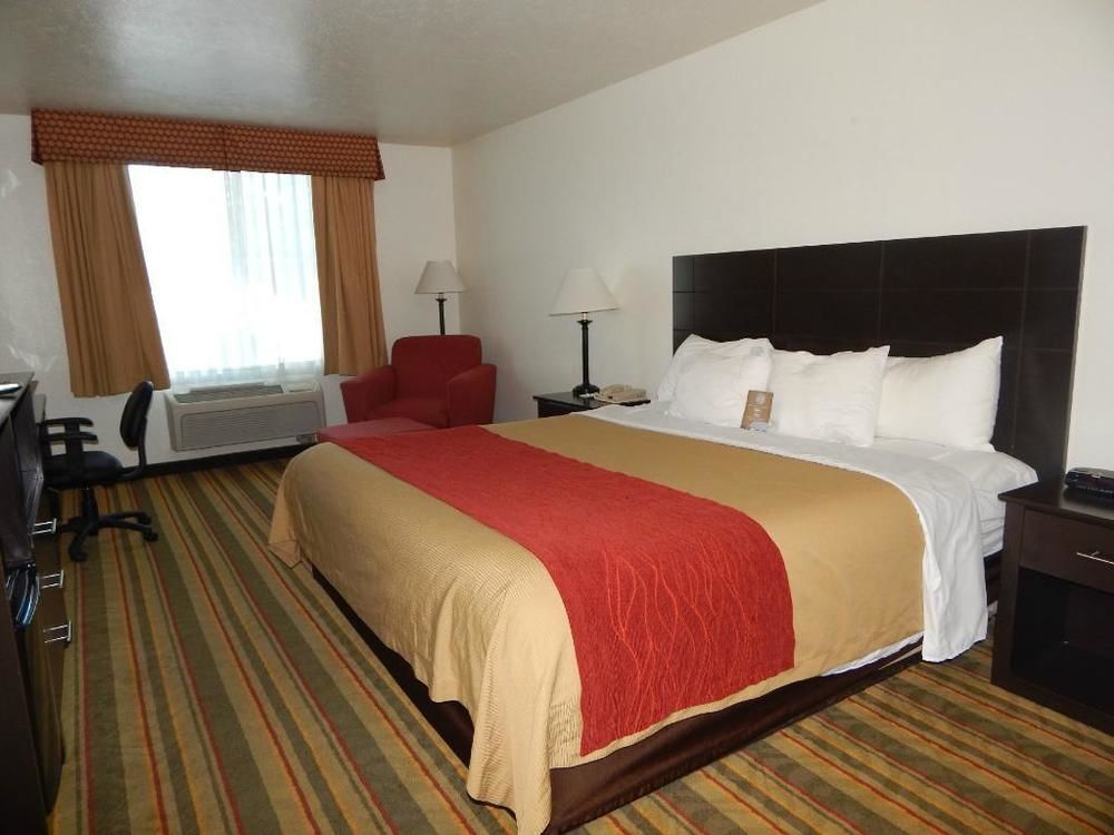 Western 3* Visalia